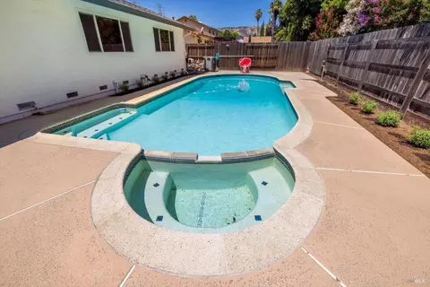 Exterior - 519 Fruitvale Rd, Vacaville, CA 95688 photo 13 of 15