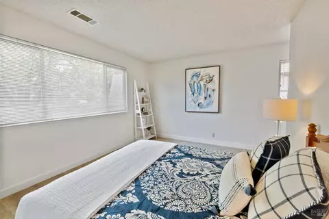 Bedroom - 519 Fruitvale Rd, Vacaville, CA 95688 photo 9 of 9