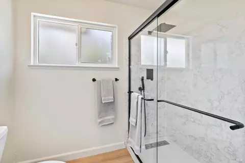 Bath - 519 Fruitvale Rd, Vacaville, CA 95688 photo 2 of 3