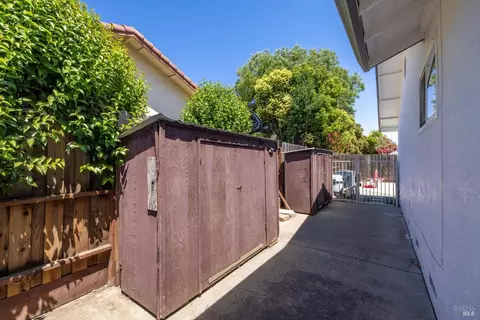 Exterior - 519 Fruitvale Rd, Vacaville, CA 95688 photo 8 of 15