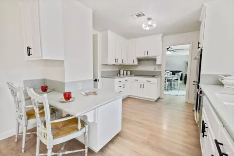Kitchen - 519 Fruitvale Rd, Vacaville, CA 95688 photo 4 of 4