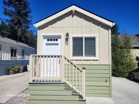 8 Roundelay Ln, Santa Rosa, CA 95407