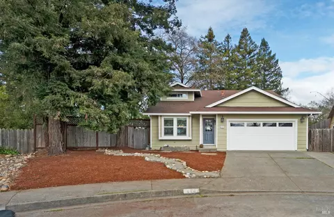 629 Summertree Ln, Santa Rosa, CA 95403