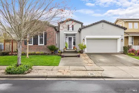 8426 Stomper Dr, Windsor, CA 95492