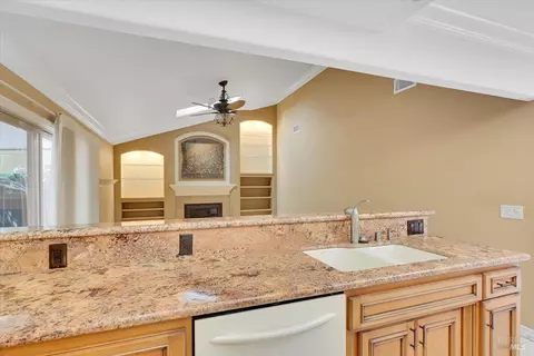 581 Werner Way, Vacaville, CA 95688 photo 25