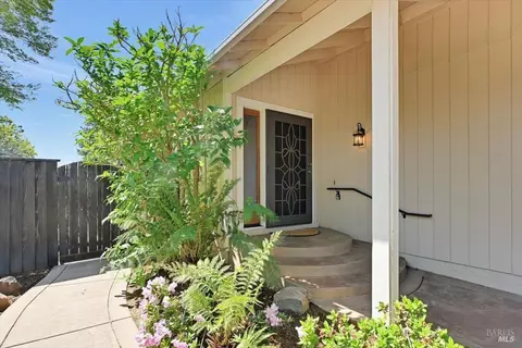 581 Werner Way, Vacaville, CA 95688 photo 6