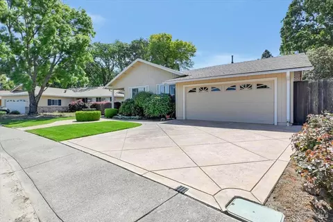 581 Werner Way, Vacaville, CA 95688 photo 2