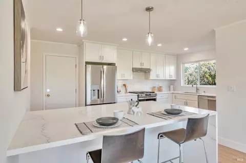 120 Holmes Ave, San Rafael, CA 94903