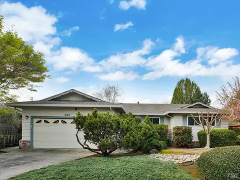 821 5th St E, Sonoma, CA 95476