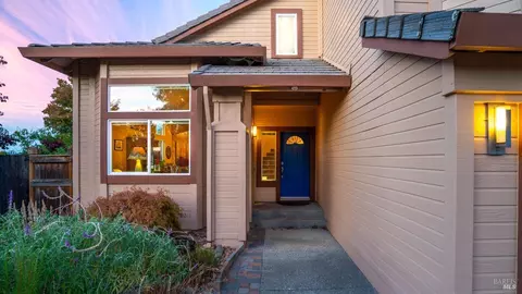 218 Simon Dr, Petaluma, CA 94952 photo 3