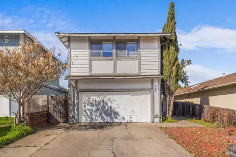 512 Capps Ln, Ukiah, CA 95482