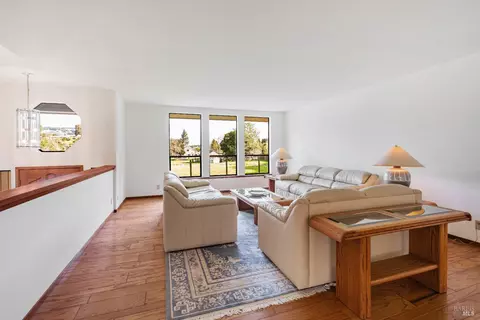 2 Knutte Ct, Novato, CA 94947 photo 2