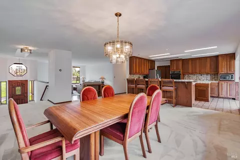 2 Knutte Ct, Novato, CA 94947 photo 4