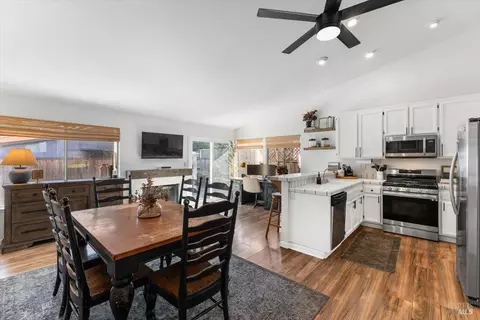 120 Cornell St, Windsor, CA 95492 photo 7