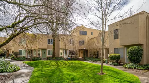 3008 Yulupa Ave, Santa Rosa, CA 95405