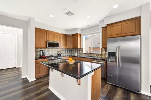 1572 Bailey Dr, Fairfield, CA 94533 photo 9