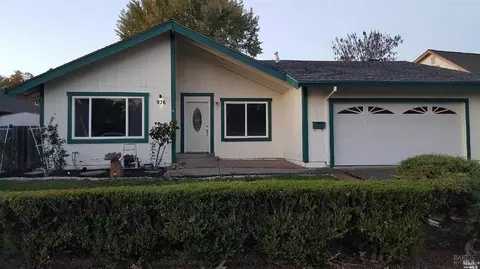 936 Emily Ave, Rohnert Park, CA 94928