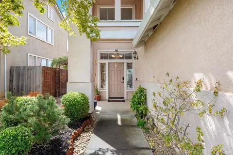 1237 Shoreline Cir, Fairfield, CA 94533 photo 4