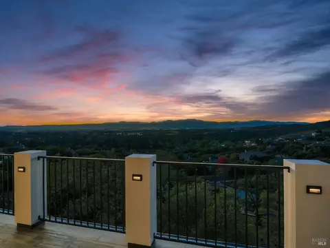 421 Bear Creek Cir, Napa, CA 94558
