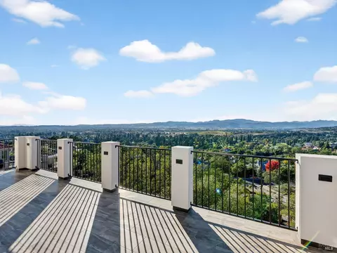 421 Bear Creek Cir, Napa, CA 94558