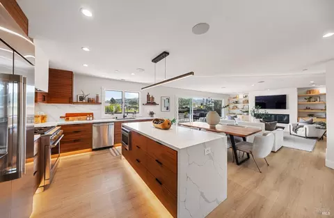 14 Channel Dr, Corte Madera, CA 94925