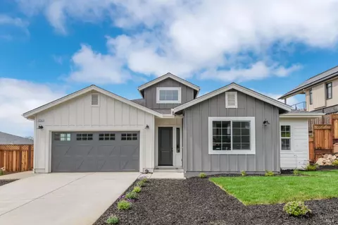 3755 Paxton Pl, Santa Rosa, CA 95404