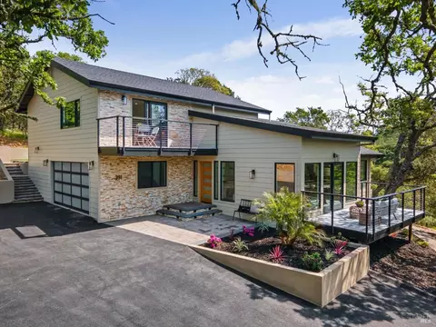 391 School Rd, Novato, CA 94945