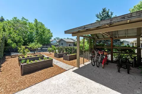 Exterior - 19185 7th St E, Sonoma, CA 95476 photo 6 of 10
