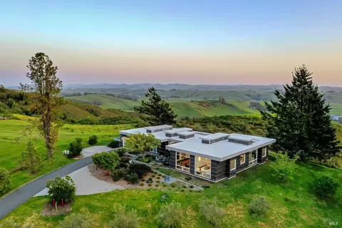 10515 Moonshine Rd, Sebastopol, CA 95472