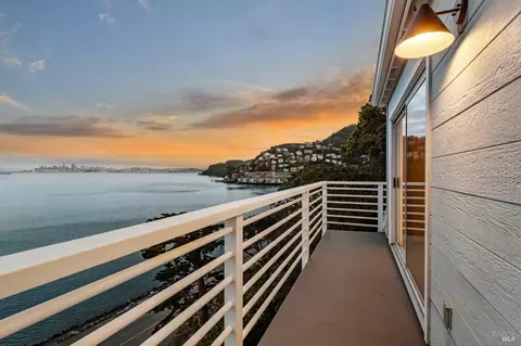 View/Area - 433 Bridgeway, Sausalito, CA 94965 photo 3 of 10