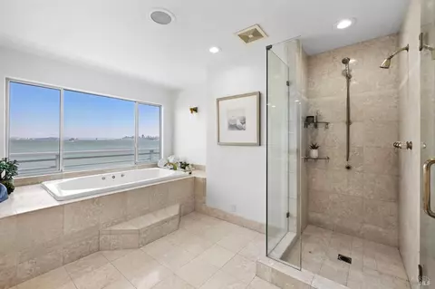 Bath - 433 Bridgeway, Sausalito, CA 94965 photo 2 of 5