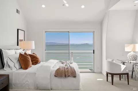 Bedroom - 433 Bridgeway, Sausalito, CA 94965 photo 2 of 6