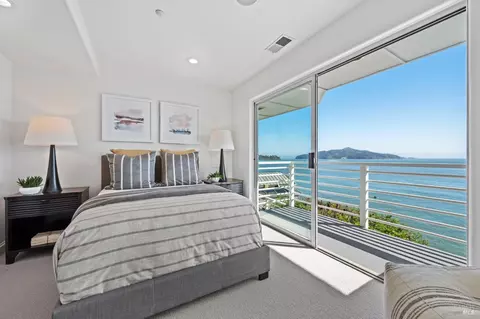 Bedroom - 433 Bridgeway, Sausalito, CA 94965 photo 4 of 6