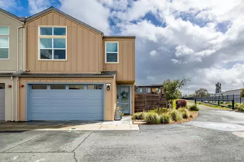 4 Birch Haven Way, Santa Rosa, CA 95407