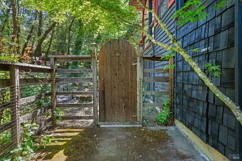 Exterior - 909 Exley Ln, Willits, CA 95490 photo 8 of 9