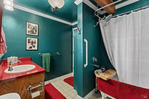 Bath - 909 Exley Ln, Willits, CA 95490 photo 3 of 3