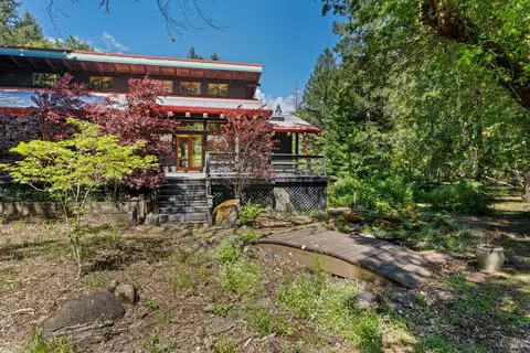 Exterior - 909 Exley Ln, Willits, CA 95490 photo 4 of 9
