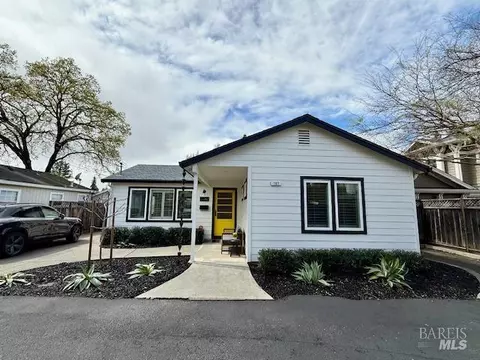 107 Marion Ln, Healdsburg, CA 95448