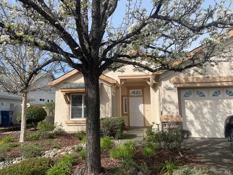 285 Red Mountain Dr, Cloverdale, CA 95425