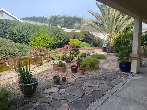 285 Red Mountain Dr, Cloverdale, CA 95425 photo 3