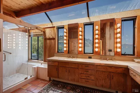 Bath - Undisclosed, Sausalito, CA 94965 photo 1 of 2