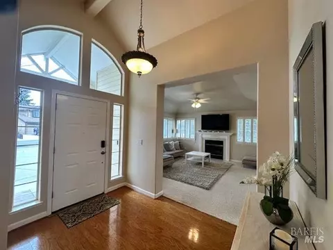 Entry Way - 1555 Mccarthy Ct, Dixon, CA 95620 photo 2 of 4