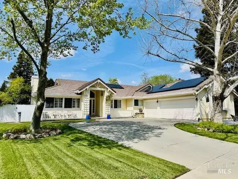 1555 Mccarthy Ct, Dixon, CA 95620