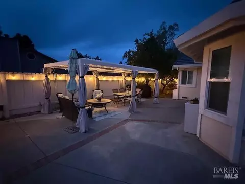 Exterior - 1555 Mccarthy Ct, Dixon, CA 95620 photo 24 of 26