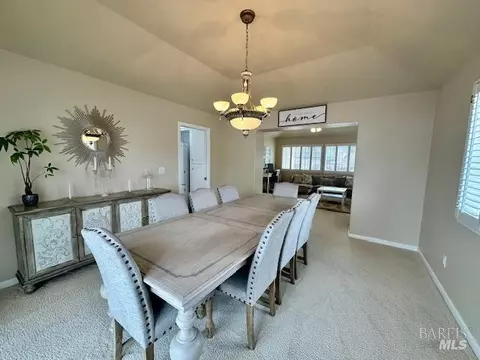 Dining - 1555 Mccarthy Ct, Dixon, CA 95620 photo 2 of 5