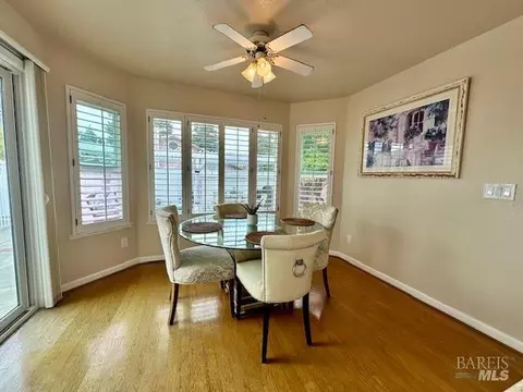 Dining - 1555 Mccarthy Ct, Dixon, CA 95620 photo 4 of 5