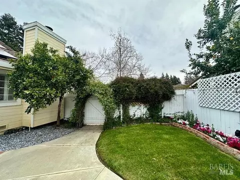Exterior - 1555 Mccarthy Ct, Dixon, CA 95620 photo 14 of 26