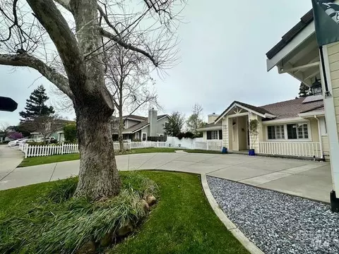Exterior - 1555 Mccarthy Ct, Dixon, CA 95620 photo 3 of 26