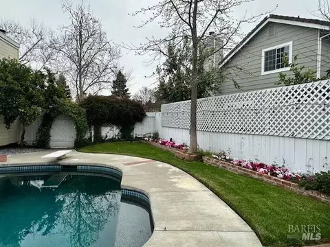 Exterior - 1555 Mccarthy Ct, Dixon, CA 95620 photo 16 of 26