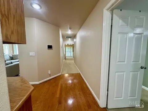 Entry Way - 1555 Mccarthy Ct, Dixon, CA 95620 photo 3 of 4